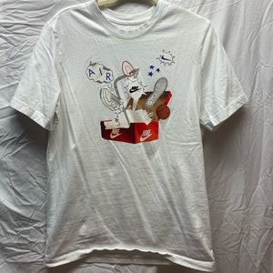 NIKE Mens Graphic Tee